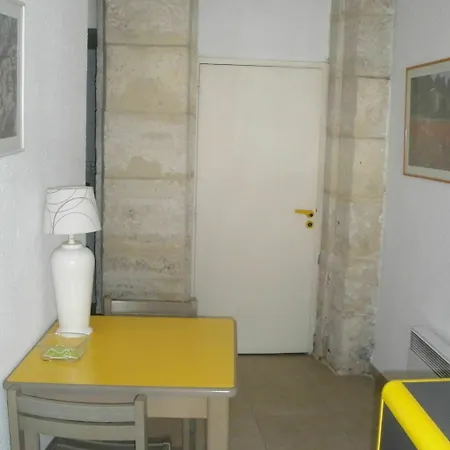 Meublee Services Apartment